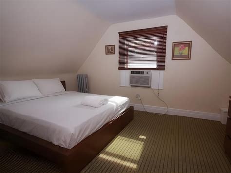 Hotels near Coney Island Beach in New York, USA | www.trivago.com