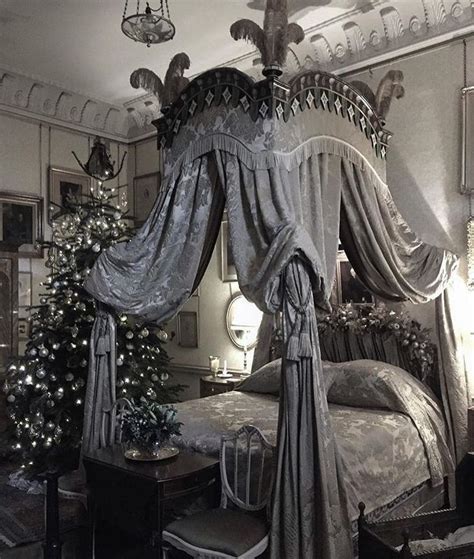 20+ Gothic Black Canopy Bed