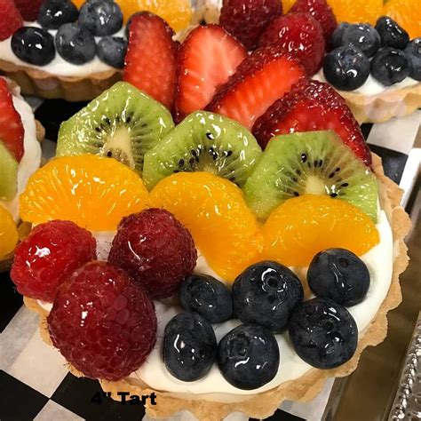 Fresh Fruit Tart - Dorothy Ann Bakery & Cafe