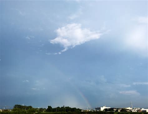 菊水千鳳 On Twitter 先日のスコール雷雨の後に出た虹🌈 その上にある雲の形が天使がステッキを振っているみたいに見えませんか😊