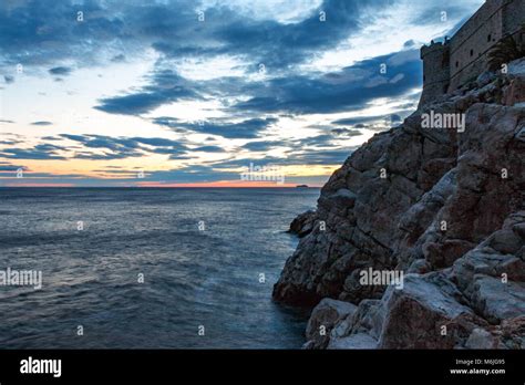 Dubrovnik Cliff Hi Res Stock Photography And Images Alamy