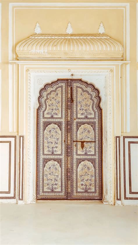 Exploring The Majesty Of Hawa Mahal Tips For Visiting Door Picture