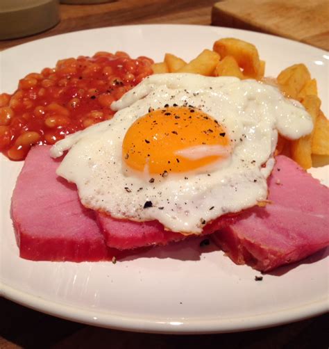 Student Dinners: Gammon Ham, Egg & Chips!