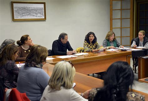 El Pleno del Consejo Local de las Mujeres aborda la programación del 8