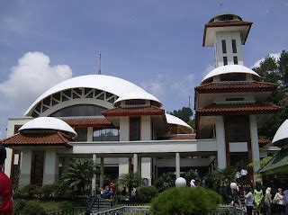 Serba Serbi Pesona Dan Keidahan Masjid Atta Awun Puncak Bogor