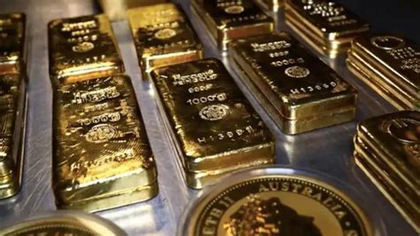 Customs Officers In Kolkata Intercept Gold Biscuits Worth Rs Crore