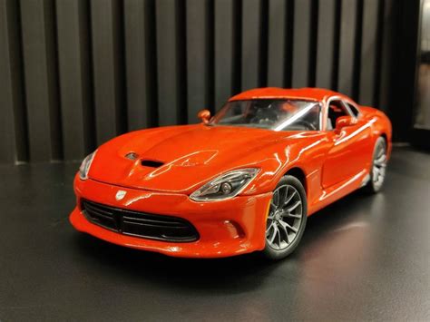 1 18 Maisto Dodge Viper SRT Hobbies Toys Toys Games On Carousell