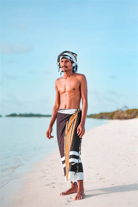 Dress Attire Men Dress Maldivian Global Dress Body Modifications Sarong Traditional