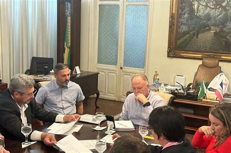 Vargem Alta Governador E Prefeito Anunciam Projeto De Pavimenta O Em