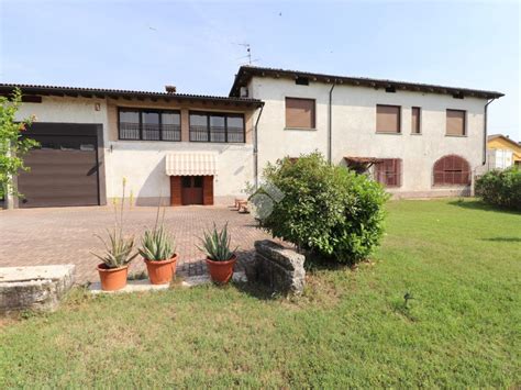 Villa Singola In Vendita A Goito Cerlongo Mantova 329 000 400 Mq