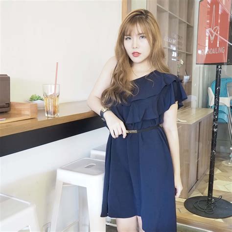 How To Style One Shoulder Dress Chelsheaflo