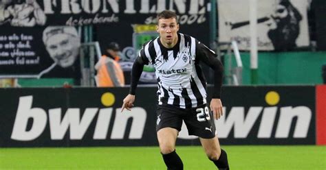 Gladbach Joe Scally Profitiert Von Seiner Vielseitigkeit