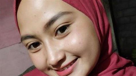 Biduan Dangdut Ini Dulu Pamer Tubuh Seksi Kini Hijrah Jadi Petani