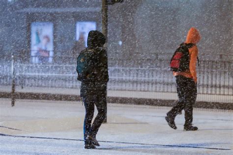 Ostrzeżenia IMGW przed silnym wiatrem i intensywnymi opadami śniegu