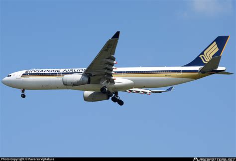 V Std Singapore Airlines Airbus A Photo By Pavares Vijitakula