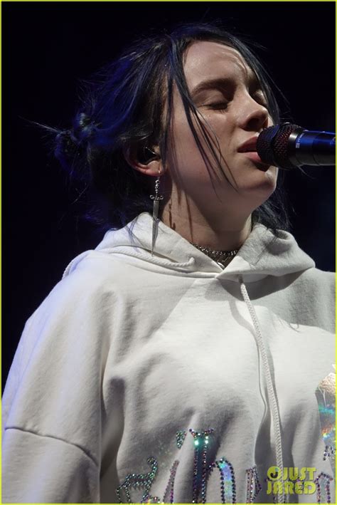 Billie Eilish Rocks Out On Stage At Coachella 2019 Photo 4272748