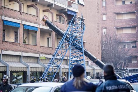 Tragedia A Torino Crollano Due Gru In Un Cantiere Edile Tre Morti