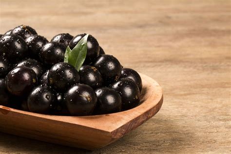 Jabuticaba 12 beneficios propiedades y cómo se come Tua Saúde