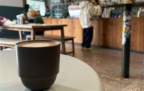 Diseñaron una taza con borra de café ganaron un premio internacional y