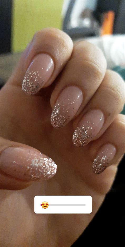 Gold Sparkle Nails Nude Nails With Glitter Glitter Nails Acrylic Best Acrylic Nails Nye