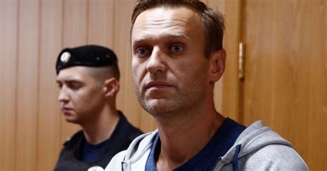 Tribunal russo condena líder de oposição Navalny a 30 dias de prisão