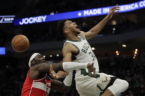 Antetokounmpos Triple Double Helps Bucks Top Wizards 112 98 Wtop News