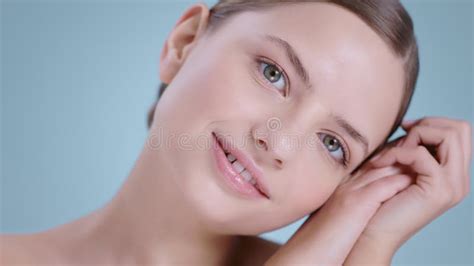 Cheerful Naked Woman Sitting On Bed In Morning And Looking Away Stock Video Video Of Undress