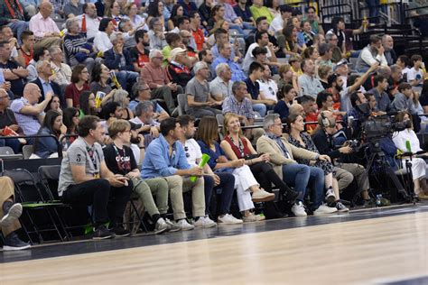 Encuéntrate en la grada del Palacio en el Covirán Unicaja Ideal