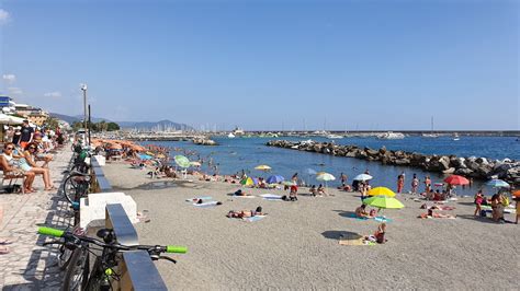 Chiavari beach on the map with photos and reviews🏖️ BeachSearcher.com