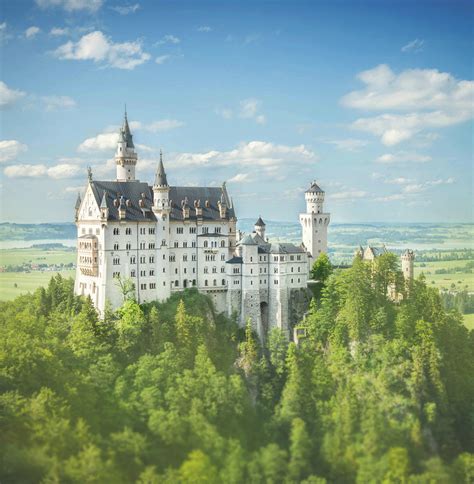 Solve Neuschwanstein Castle Jigsaw Puzzle Online With 400 Pieces