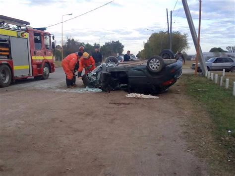 Está grave la joven de 17 años que viajaba en el auto que se estrelló