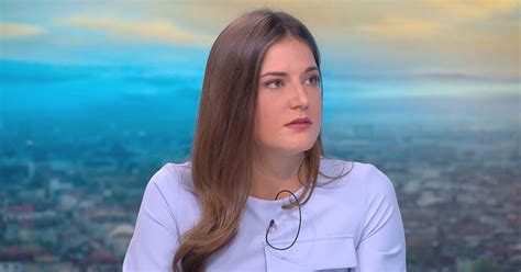 Анна-Мария Конова за бежанците на о. Лесбос: Най-много ме впечатлиха ...