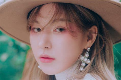 Венди из Red Velvet возглавила мировые чарты iTunes с сольным дебютным ...