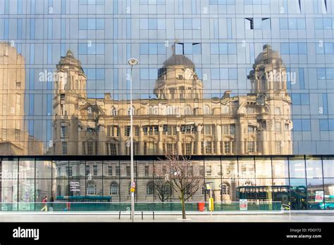 Liver Building Liverpool Reflections Architectural Lancashire Stock