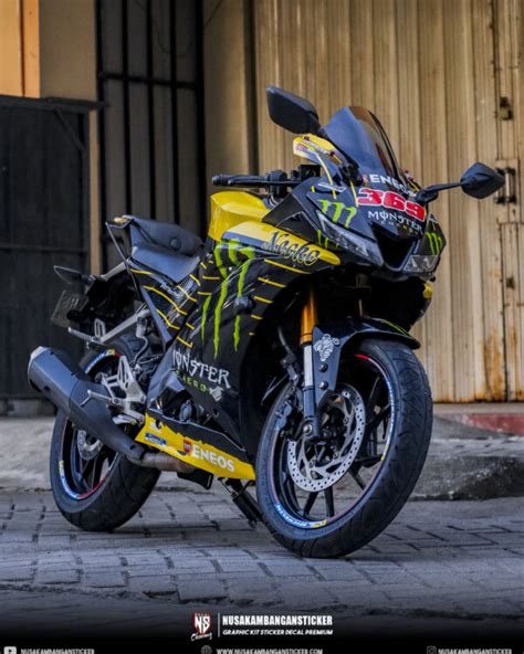 Desain Stiker Motor Yamaha R15 V3 Monster Kuning Modifikasi Sticker