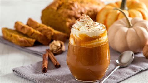 Rezept Mit einem Pumpkin Spice Latte den Herbst genießen STERN de