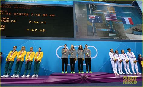 U S Womens Swimming Team Wins Gold In 4x200m Relay Photo 2695450