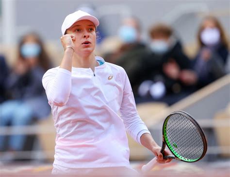 Tenis Roland Garros Iga Świątek królową Paryża Polka w stolicy