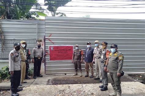 Tak Berizin Gudang Keramik Di Kebayoran Lama Disegel