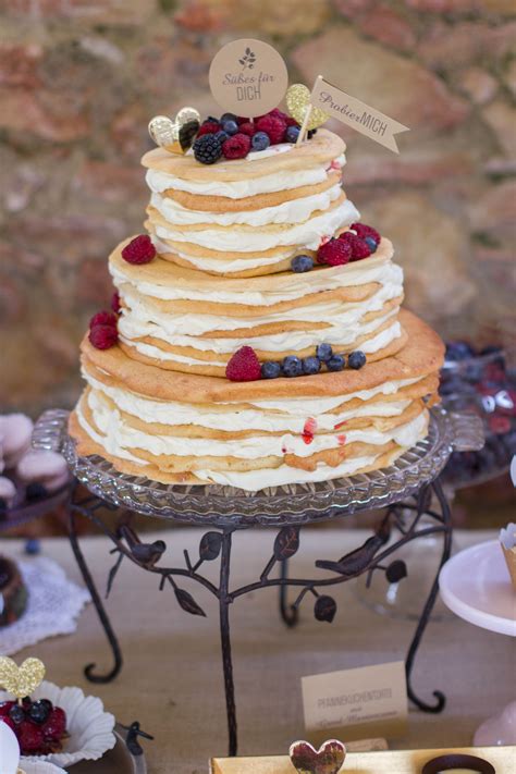 Naked Cake Mit Frischen Beeren Von Backlinse De Berry