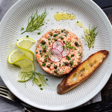 CLASSIC SALMON TARTARE — French Cooking Academy