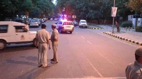 16 Km In 18 Mins Delhi Traffic Police Transport Liver From Igi Airport To Dwarka Hospital On