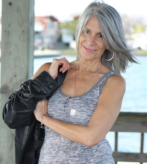 16 Instagram Beauties With Long Gray Hair Grey Hair Model Long Gray