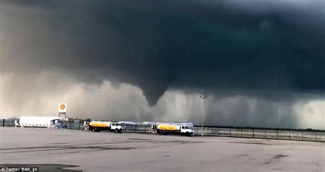 Oklahoma Is Battered By Multiple Tornadoes Daily Mail Online