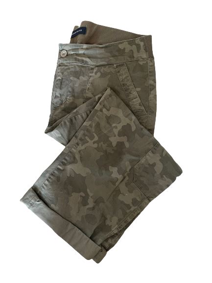 Denver Hayes Camo Capris