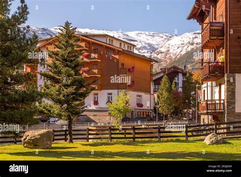 Zermatt, Switzerland houses decorated with flowers, alpine village ...