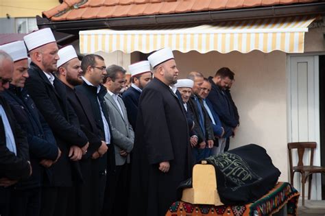 DŽenaza Namaz Rah Jakubu Durgutu DugogodiŠnjem SluŽbeniku Iz Prvi