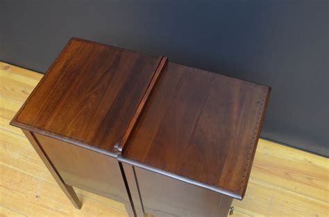 Pair Of Edwardian Mahogany Bedside Cabinets Antiques Atlas