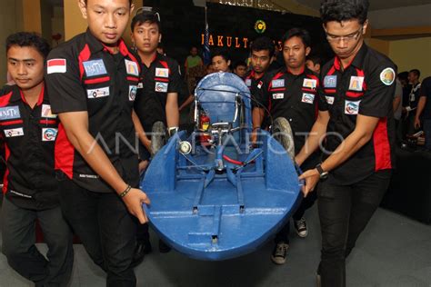 Mobil Listrik Karya Mahasiswa Antara Foto