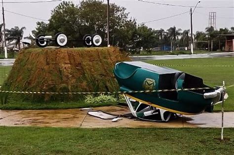 Réplica do Romi Isetta alvo de vandalismo em Santa Bárbara Novo Momento